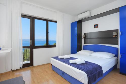 Apartments by the sea Brela Makarska - 2718 - image 4