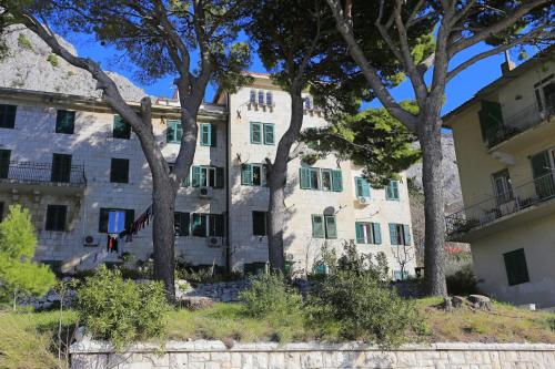  Apartments by the sea Omis - 2806 in Omiš