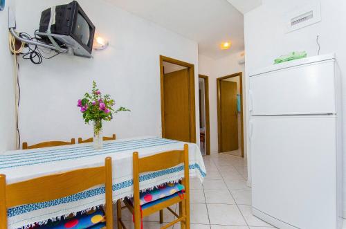 Apartments by the sea Pisak Omis - 2802 - main image