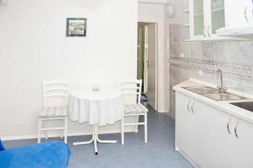 Apartments and rooms by the sea Zivogosce - Porat, Makarska - 2733