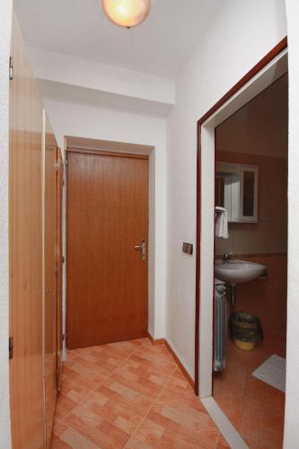 Triple Room with Balcony and Sea View image 1