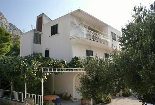  Apartments with a parking space Duce, Omis - 2801 in Omiš