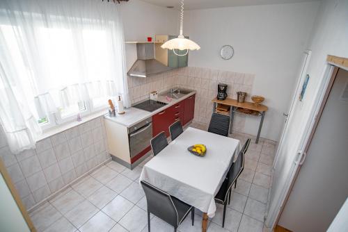 บริการและสิ่งอำนวยความสะดวก, Apartments by the sea Sumpetar, Omis - 2808 in ดูกิ รัต