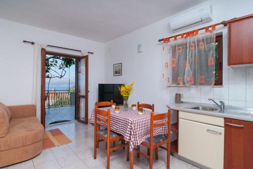 Apartment Postira 3065a - image 4