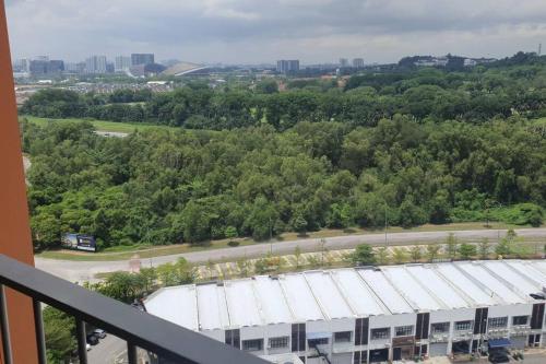 Lovely studio condo with balcony & pool @ Suria Jelutong in Bukit Jelutong