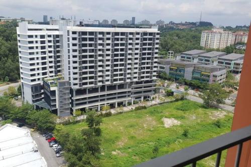 Lovely studio condo with balcony & pool @ Suria Jelutong in Bukit Jelutong