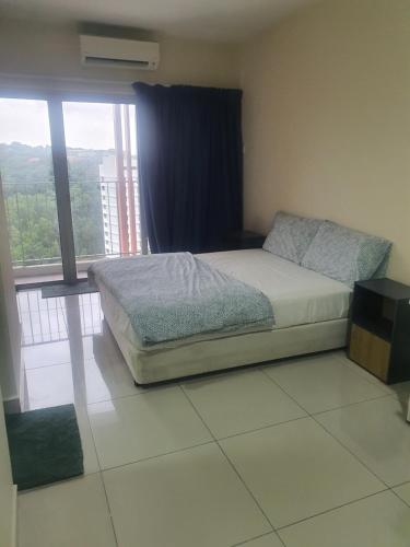 Lovely studio condo with balcony & pool @ Suria Jelutong in Bukit Jelutong
