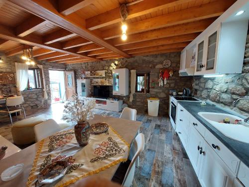 廚房, Old House Villa Moudros- Kaminia Lemnos Λήμνοs (Old House Villa Moudros- Kaminia Lemnos Λημνοs) in 莫德羅斯