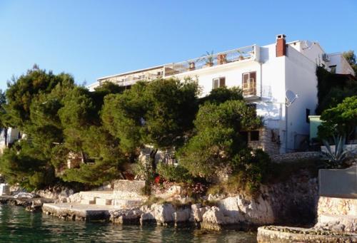  Apartments by the sea Cove Jagodna - Brusje, Hvar - 4619 in Brusje