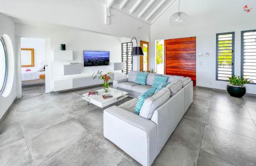 THE VIEW - Magnifique Villa face a la Mer in Mare Gaillard