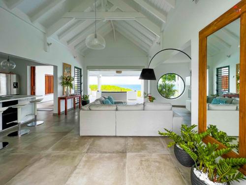 THE VIEW - Magnifique Villa face a la Mer in Mare Gaillard