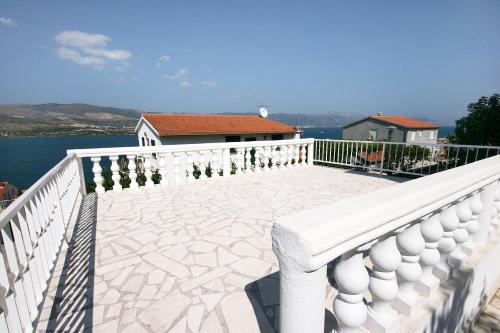Apartments by the sea Mastrinka Ciovo - 4648 - image 6