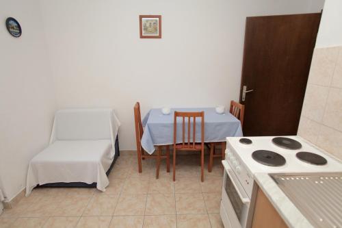 Apartments by the sea Mastrinka Ciovo - 4648 - image 10