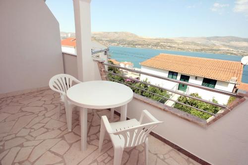 Apartments by the sea Mastrinka Ciovo - 4648 - image 8