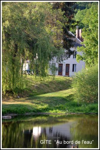 Gîte AU BORD DE L'EAU jusqu'à 8 personnes - Location saisonnière - Chambon-sur-Voueize