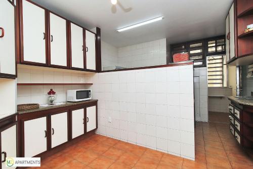 Apartment with Sea View image 9
