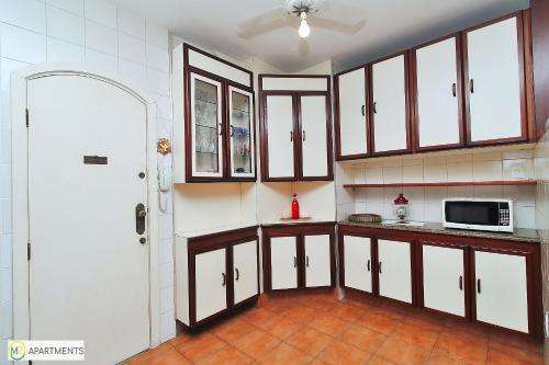 Apartment with Sea View image 8