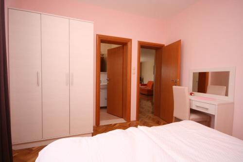 Two-Bedroom Apartment with Terrace image 10