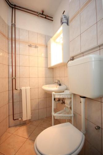 Family friendly apartments with a swimming pool Rovinj - 3394 - image 7