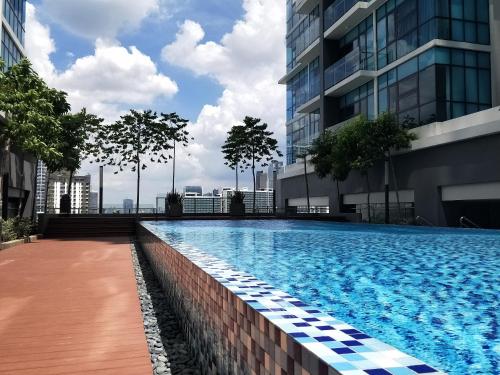 Netflix # SkySuites by Salaam Suites near Jaya One - image 12