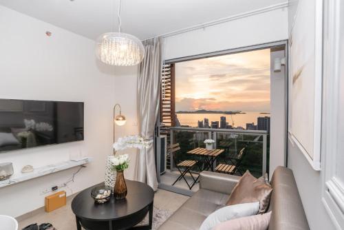 Unixx Pattaya by Alvin