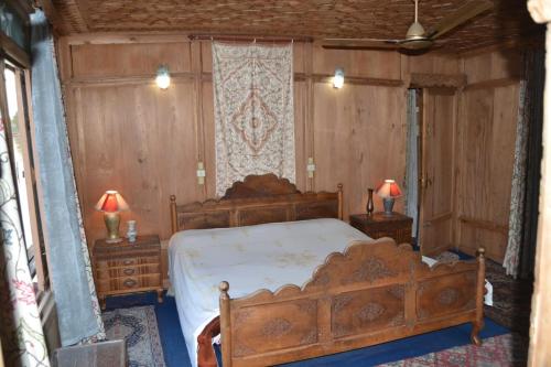 Superior Triple Room image 2