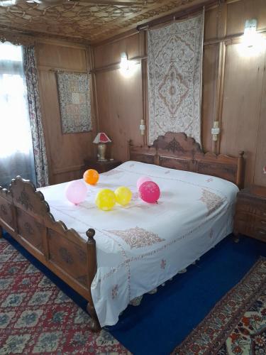 Superior Triple Room image 1