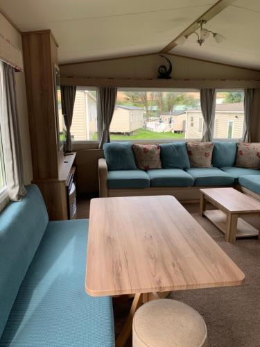 2 bedrooms, 4 beds