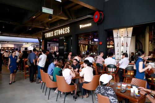 Netflix # SkySuites by Salaam Suites near Jaya One - image 13