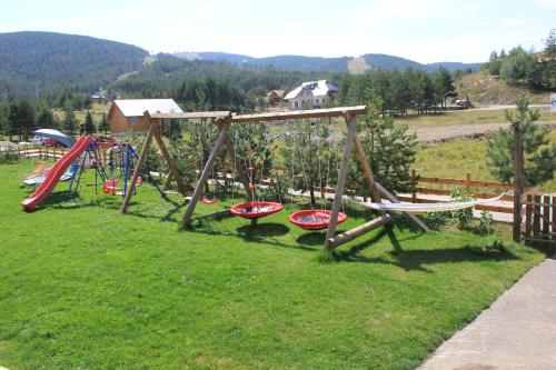 Spēļu laukums, Brvnara Zlatibor Tornik in Jablanica