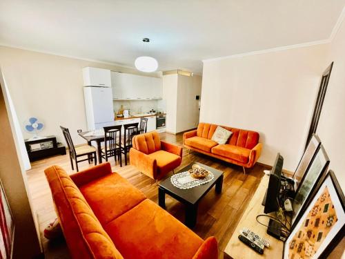 Spacious Holiday Apartment, Tirana