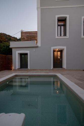 Villa Samos - Renovated stone villa with private pool- 2 min from the sea!