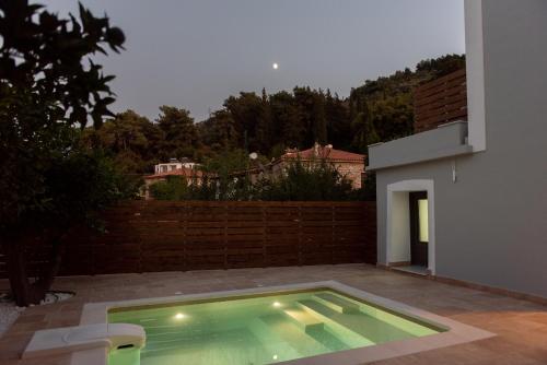 Villa Samos - Renovated stone villa with private pool- 2 min from the sea!