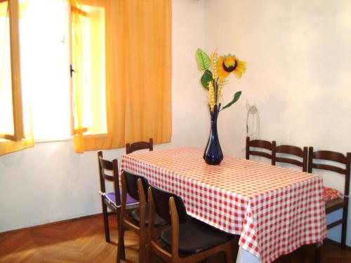Three-Bedroom Apartment with Terrace and Sea View image 7