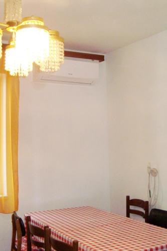 Three-Bedroom Apartment with Terrace and Sea View image 6
