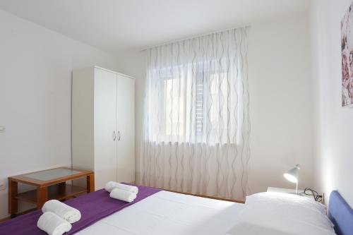 Three-Bedroom Apartment with Terrace and Sea View image 10