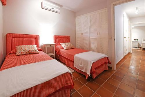 Three-Bedroom Villa image 8