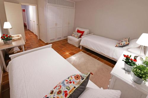 Three-Bedroom Villa image 3