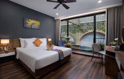 386971827 Chi House Danang Hotel and Apartment
