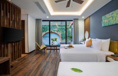 386975953 Chi House Danang Hotel and Apartment