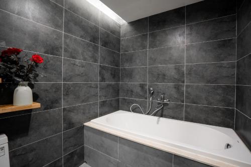 386976451 Chi House Danang Hotel and Apartment
