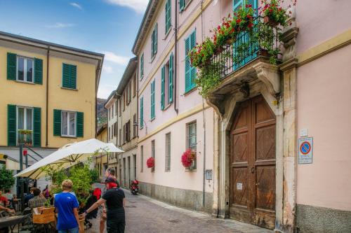 Glamour - by MyHomeInComo