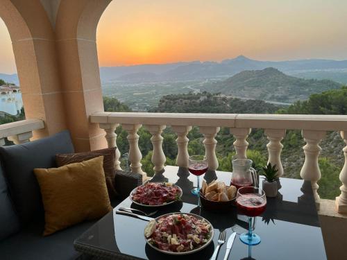 VILLA CASA JOLI in Oliva with private pool and stunning views