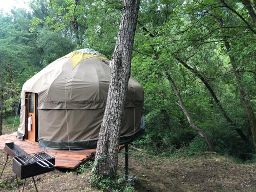 Romantic Treehouse Yurt in Nature Reserve with Jacuzzi gîte à louer Casali