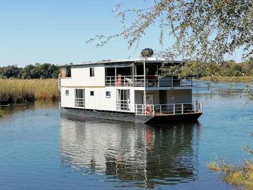 Attractions, ASKIESBOS - Samochima Bush Camp in Shakawe