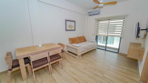 One-Bedroom Apartment image 8