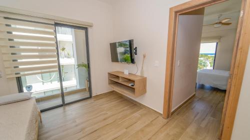 One-Bedroom Apartment image 7