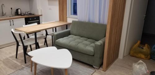 One-Bedroom Apartment image 2