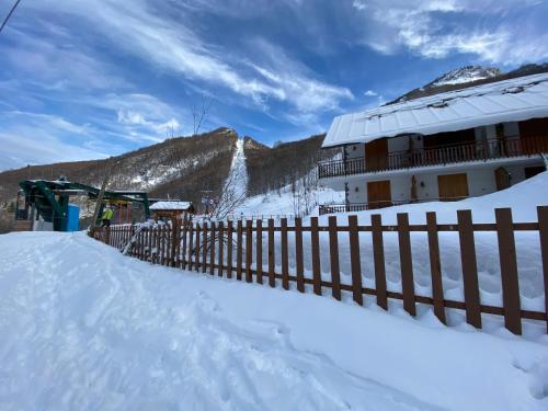 La Baita Limone Riserva Bianca Ski-in Ski-out Seggiovia Morel 1 - Apartment - Limone Piemonte