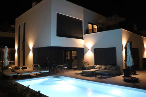 Meerbrise - Luxury Villa - Accommodation - Banjole